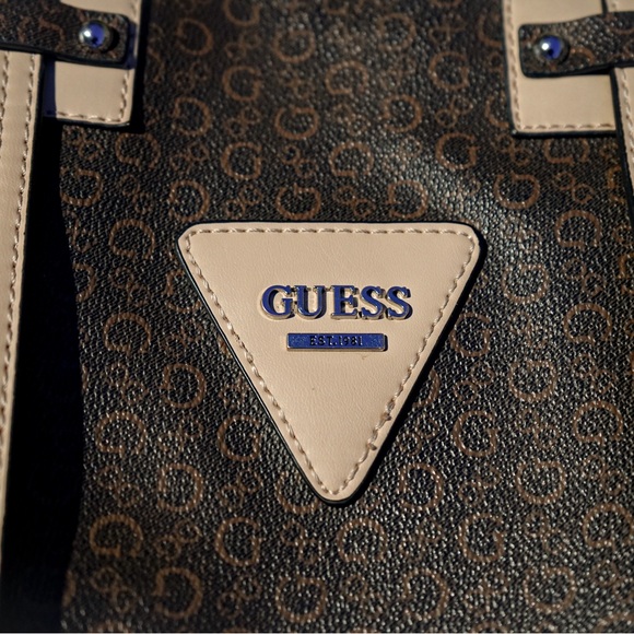 Guess Bag - Picture 3 of 5